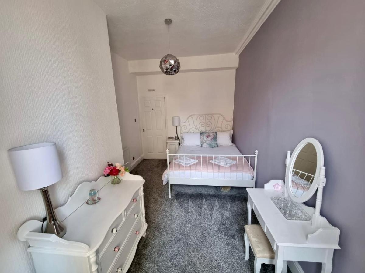 Rose Apartment 2-Bed Town Centre Apartment In Ayr Zewnętrze zdjęcie