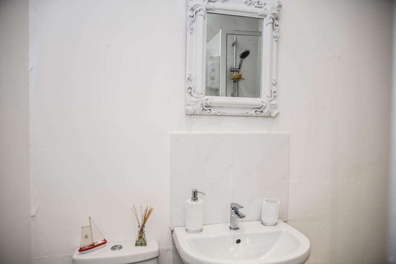 Rose Apartment 2-Bed Town Centre Apartment In Ayr Zewnętrze zdjęcie